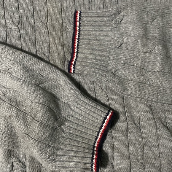Tommy Hilfigher men’s sweater in light Grey - Picture 3 of 5